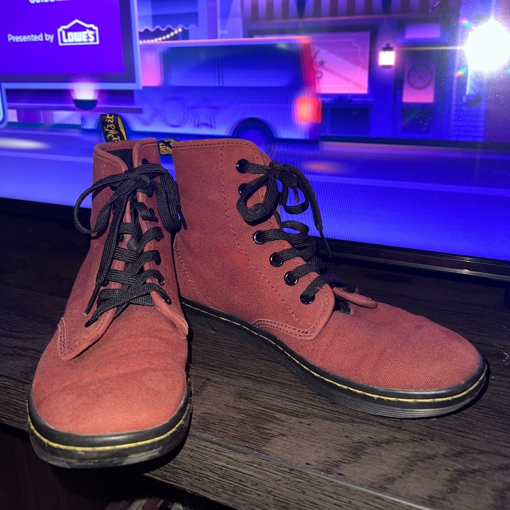 Women’s Dr. Martens in great condition!